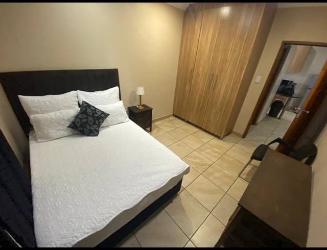 2 bed property to rent in VANDERBIJLPARK S. W. 5